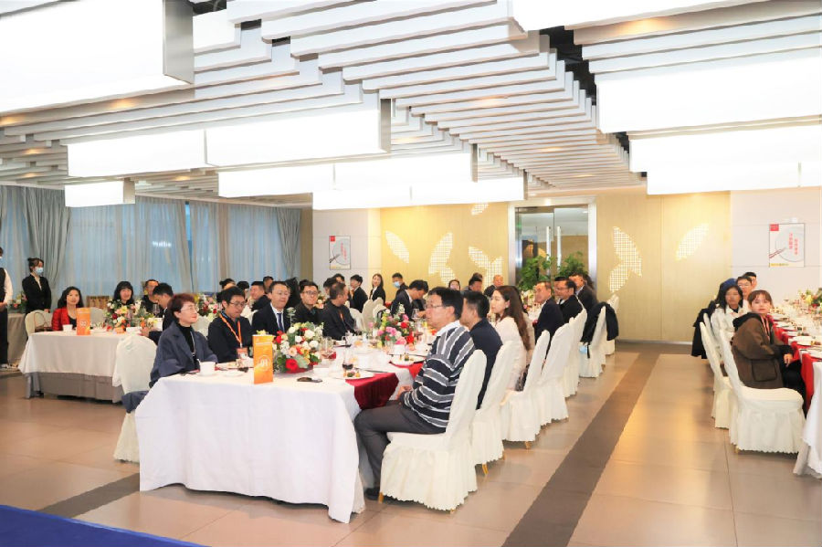 6e83107a84630146d1716840dfb6a849